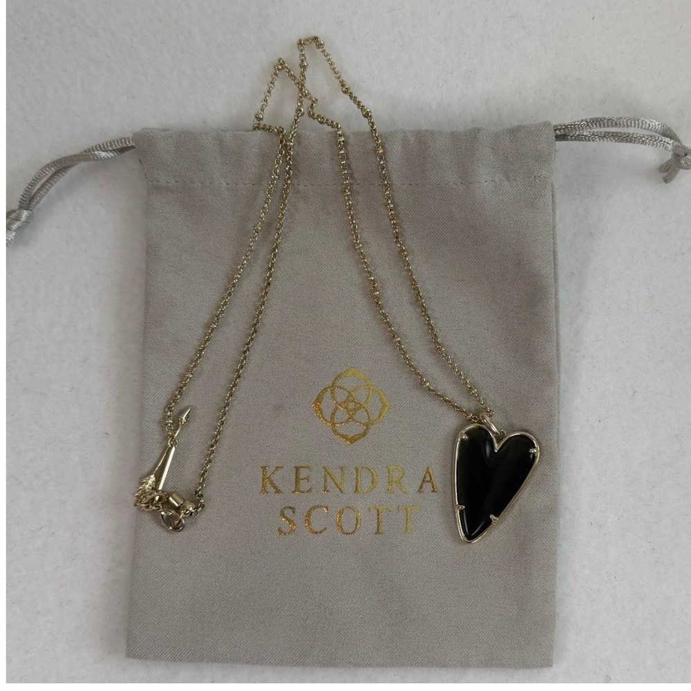 Kendra Scott Ansley Heart Adjustable Pendant Necklace Gold Black Arrow Charm